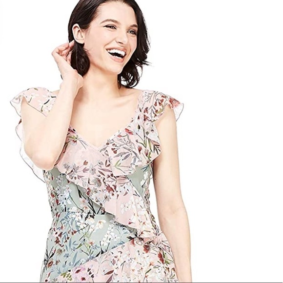 Maggy London Dresses & Skirts - 𝅺maggy London Ruffle Asymmetrical Dress